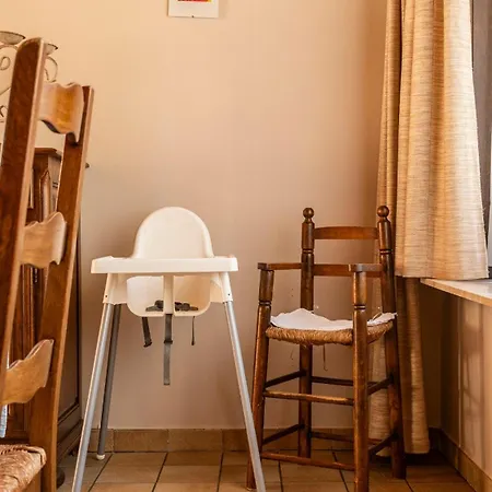 Maurice Close To The * 东代恩凯尔克