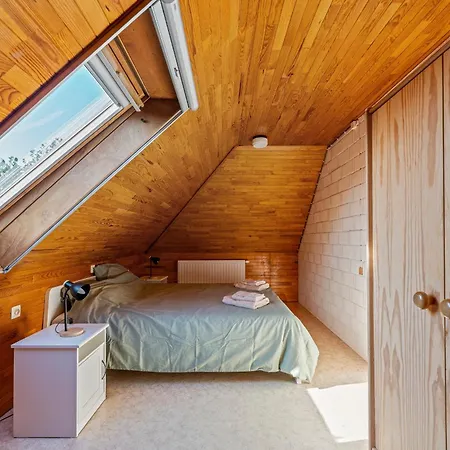 Maurice Close To The 别墅