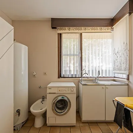 Maurice Close To The 别墅 *