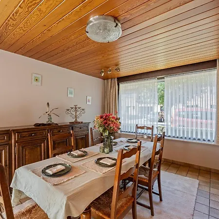 Maurice Close To The * 东代恩凯尔克