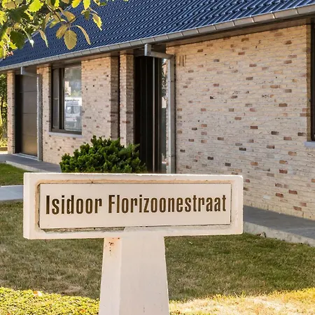 Maurice Close To The 别墅 *