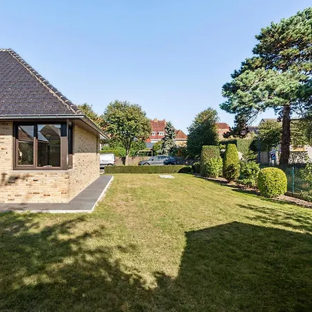 Maurice Close To The 别墅