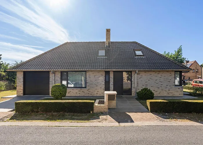 Willa Maurice Close To The Oostduinkerke